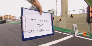 B3oO99mIYAA-OBS.png_large