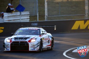 Bathurst_race_Nissan 35