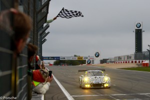 Porsche 911 GT3 R, Nick Tandy, Frederic Makowiecki