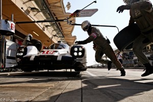 Porsche 919 Hybrid, Porsche Team: Romain Dumas, Neel Jani, Marc Lieb