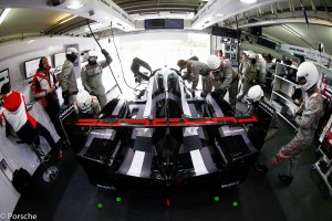 Porsche 919 Hybrid, Porsche Team: Romain Dumas, Neel Jani, Marc Lieb